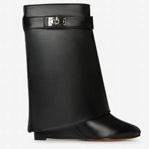 100% Authentic Givenchy Shark- Lock Boots Size. 37 - Picture 1 of 12